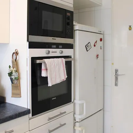 Spacious 3-bedroom With Balcony パリ