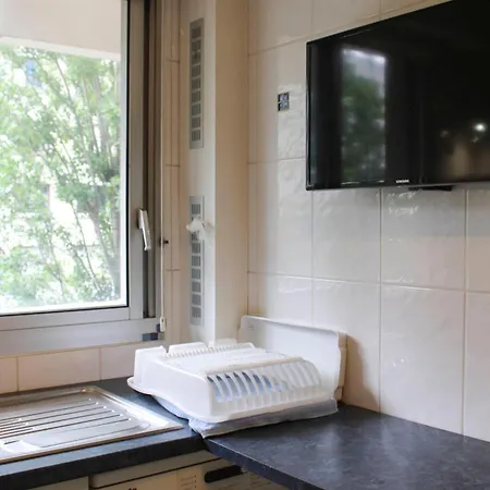 Spacious 3-bedroom With Balcony パリ