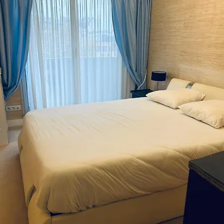 Spacious 3-bedroom With Balcony * パリ