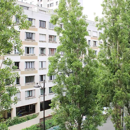 Spacious 3-bedroom With Balcony アパート *