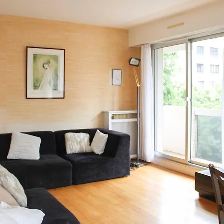 Spacious 3-bedroom With Balcony パリ